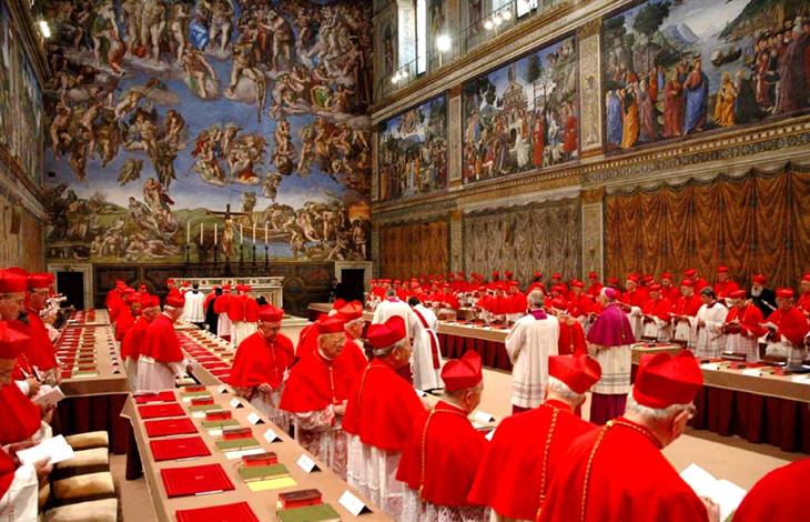 Un conclave à l'intérieur de la chapelle Sixtine