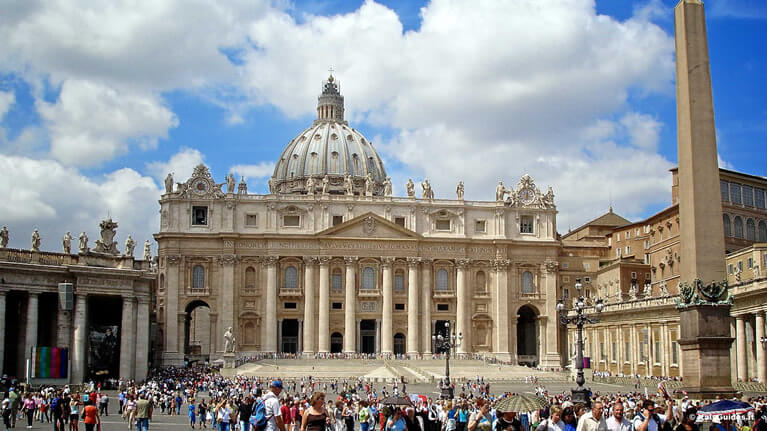 Place Saint-Pierre à Rome